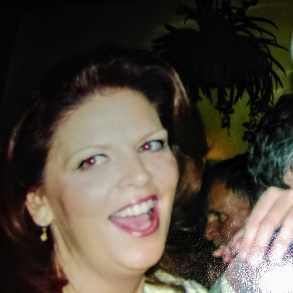 💎Meet your Posher, Tracey 🇮🇪🇮🇹💋NY Is My Home - Picture 2 of 8